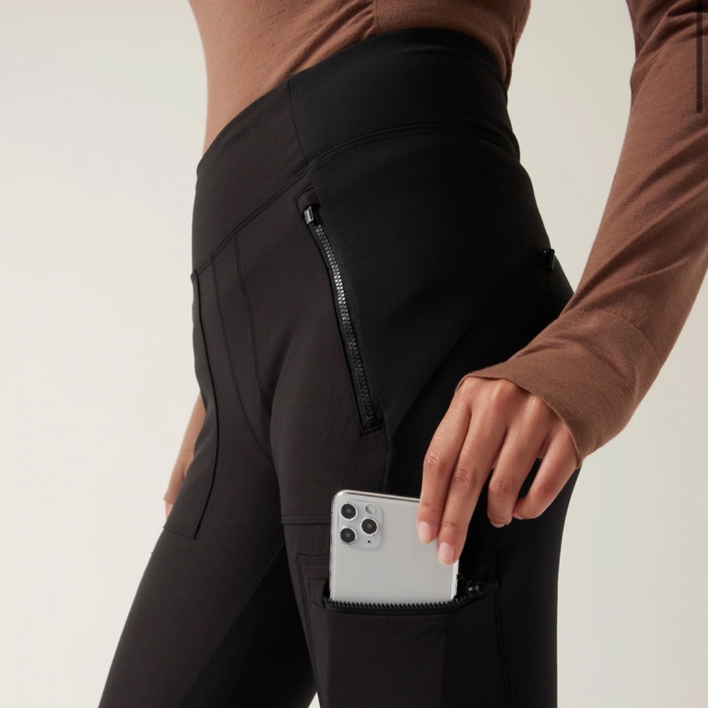 Athleta Headlands Hybrid Cargo tights, XS